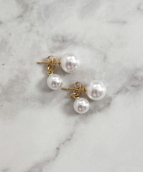yu-ka(ユーカ)の「YU-KA:パール ダブルキャッチスタッドピアス Pearl double-catch stud earrings(ピアス(両耳用)・レディース・ゴールド・FREE)」の2枚目の写真