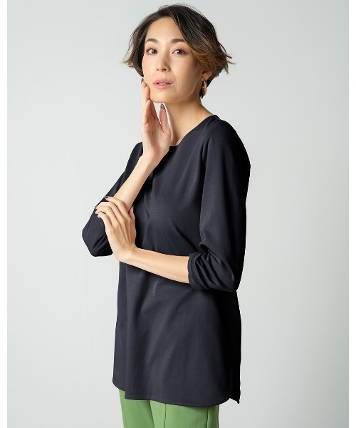 DoCLASSE( ドゥクラッセ)の「クルーシャツテール/長袖・DoT(Tシャツ/カットソー・レディース・ライトグレー/ブラック/ダークネイビー・S/M)」の3枚目の写真
