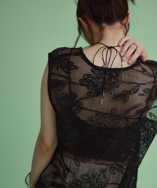 W:Huku(フーク)の「【W:Huku / メッシュ エンブロイダリー】ノースリーブ シアートップス / Mesh Embroidered Sleeveless Top(ベスト・レディース・ブラック/ブラックミックス/アイボリー・FREE)」の1枚目の写真