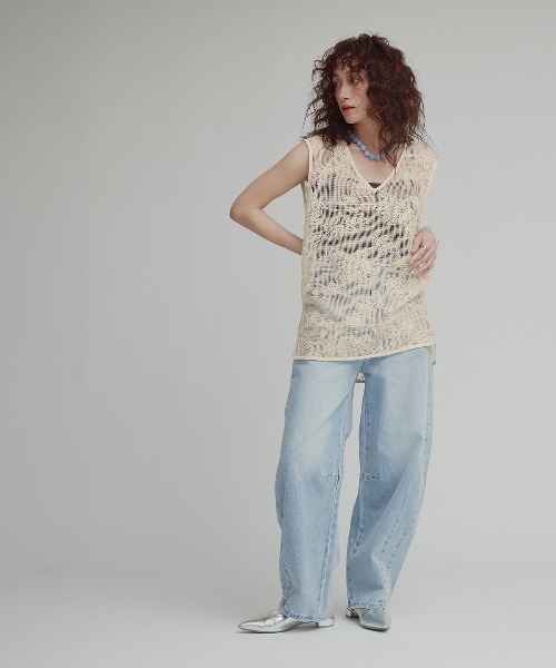 W:Huku(フーク)の「【W:Huku / メッシュ エンブロイダリー】ノースリーブ シアートップス / Mesh Embroidered Sleeveless Top(ベスト・レディース・ブラック/ブラックミックス/アイボリー・FREE)」の4枚目の写真