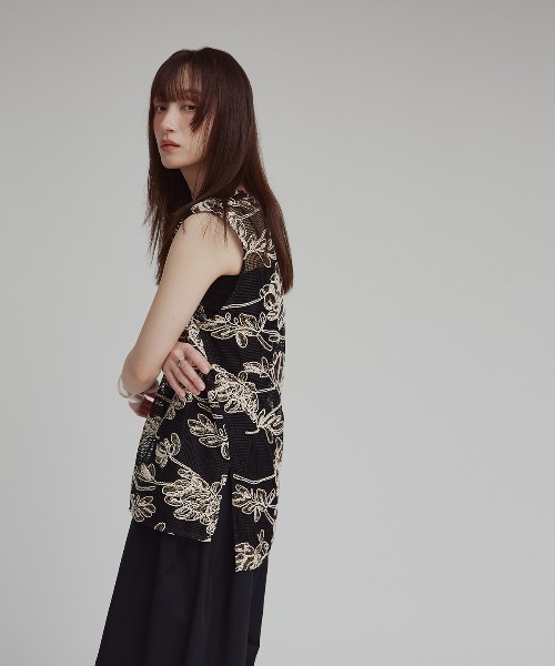 W:Huku(フーク)の「【W:Huku / メッシュ エンブロイダリー】ノースリーブ シアートップス / Mesh Embroidered Sleeveless Top(ベスト・レディース・ブラック/ブラックミックス/アイボリー・FREE)」の5枚目の写真
