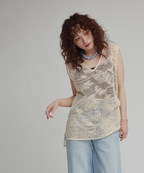 W:Huku(フーク)の「【W:Huku / メッシュ エンブロイダリー】ノースリーブ シアートップス / Mesh Embroidered Sleeveless Top(ベスト・レディース・ブラック/ブラックミックス/アイボリー・FREE)」の7枚目の写真