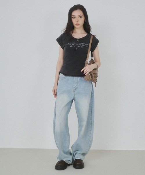 ENVYM(アンビー)の「ヘンリーネックプリントトップス(Tシャツ/カットソー・レディース・レッド/グリーン/ブラック・FREE)」の20枚目の写真
