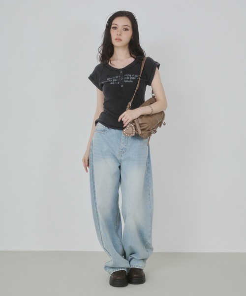 ENVYM(アンビー)の「ヘンリーネックプリントトップス(Tシャツ/カットソー・レディース・レッド/グリーン/ブラック・FREE)」の7枚目の写真