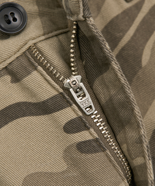 PEPLEE(ペプリー)の「Tuck Strap Camo Capri Pants (Beige)(その他パンツ・レディース・その他・SMALL/MEDIUM/LARGE)」の6枚目の写真