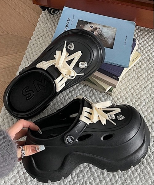 gossip!ロサンゼルス(ゴシップロサンゼルス)の「【Y2Kガーリー】リボン付き レトロ厚底クロッグサンダル(サンダル・レディース・ブラック・L/M/XL)」の8枚目の写真