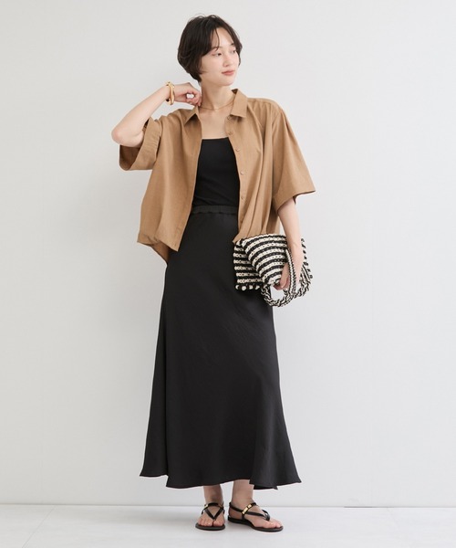 le cercle ADAM ET ROPE'(ルセルクルアダムエロペ)の「タンブラーブッチャーレギュラーカラーシャツ/セットアップ対応(シャツ/ブラウス・レディース・チャコールグレー/キャメル/ダークブラウン・FREE)」の4枚目の写真