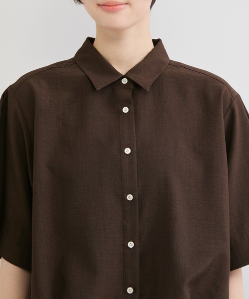 le cercle ADAM ET ROPE'(ルセルクルアダムエロペ)の「タンブラーブッチャーレギュラーカラーシャツ/セットアップ対応(シャツ/ブラウス・レディース・チャコールグレー/キャメル/ダークブラウン・FREE)」の18枚目の写真