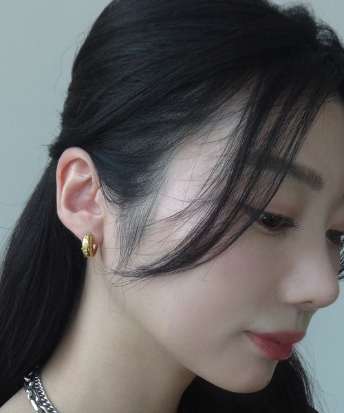 4quince(フォークインス)の「【金属アレルギー対応】スパークビジューフープピアス(ピアス(両耳用)・レディース・ゴールド/シルバー・FREE)」の5枚目の写真