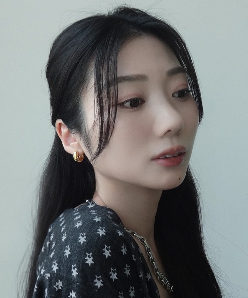 4quince(フォークインス)の「【金属アレルギー対応】スパークビジューフープピアス(ピアス(両耳用)・レディース・ゴールド/シルバー・FREE)」の7枚目の写真