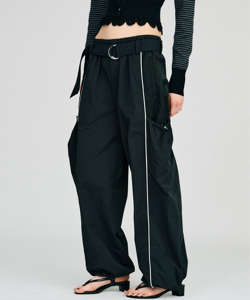 PRANK PROJECT（プランクプロジェクト）の「【2026Autumn Pre-Order】ベルテッドトラックパンツ / Belted Track Pants（その他パンツ・レディース・レッド/ブラック/ベージュ・38/36）」の8枚目の写真