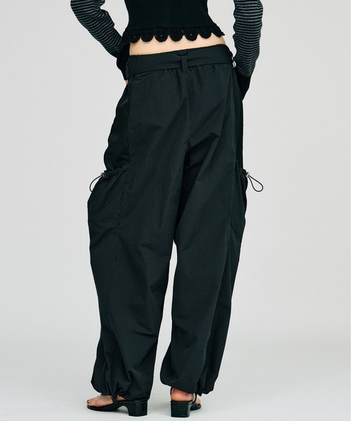 PRANK PROJECT（プランクプロジェクト）の「【2026Autumn Pre-Order】ベルテッドトラックパンツ / Belted Track Pants（その他パンツ・レディース・レッド/ブラック/ベージュ・38/36）」の9枚目の写真
