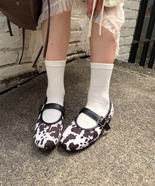 w closet(ダブルクローゼット)の「カウ柄バレエシューズ(バレエシューズ・レディース・ブラック/ブラウン・LARGE/MEDIUM)」の3枚目の写真