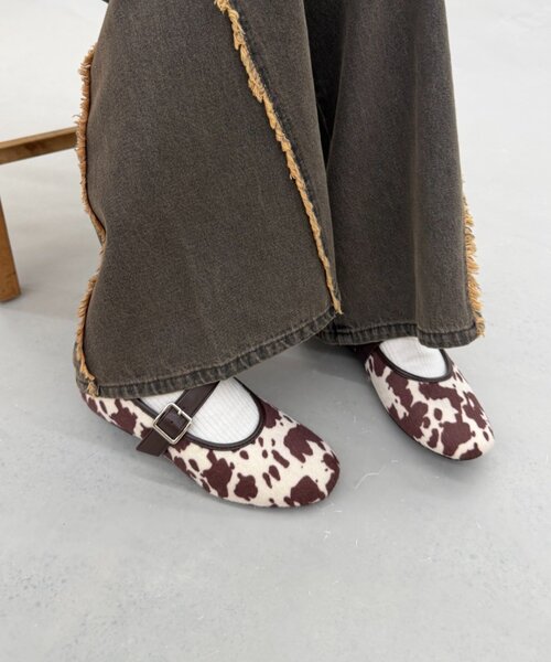 w closet(ダブルクローゼット)の「カウ柄バレエシューズ(バレエシューズ・レディース・ブラック/ブラウン・LARGE/MEDIUM)」の10枚目の写真