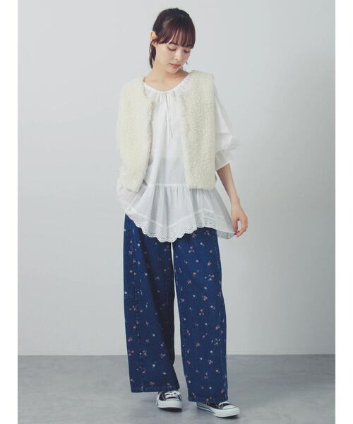 Samansa Mos2(サマンサ モスモス)の「〈WEB限定SS・XLサイズ展開あり〉デニムワイドバレルパンツ(デニムパンツ・レディース・キャメル/ピンク/ネイビー/ブルー・S/M/L)」の1枚目の写真