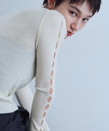 cut－out sleeve knit top