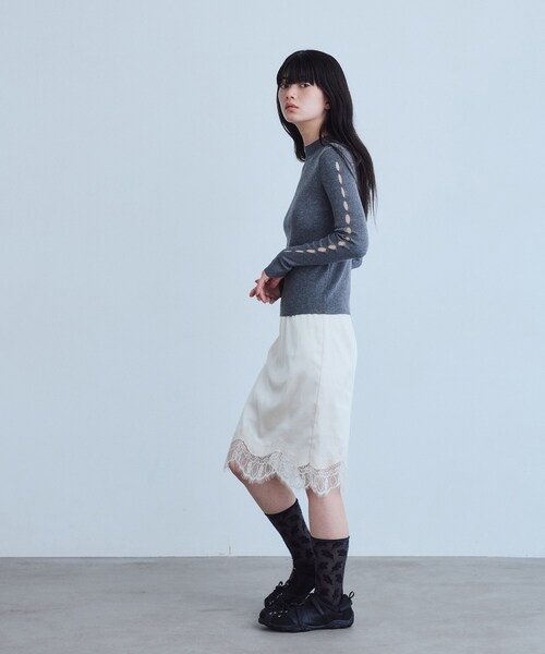 CODE A(コードエー)の「cut-out sleeve knit top(ニット/セーター・レディース・ライトグリーン/オフホワイト/グレー・00)」の7枚目の写真