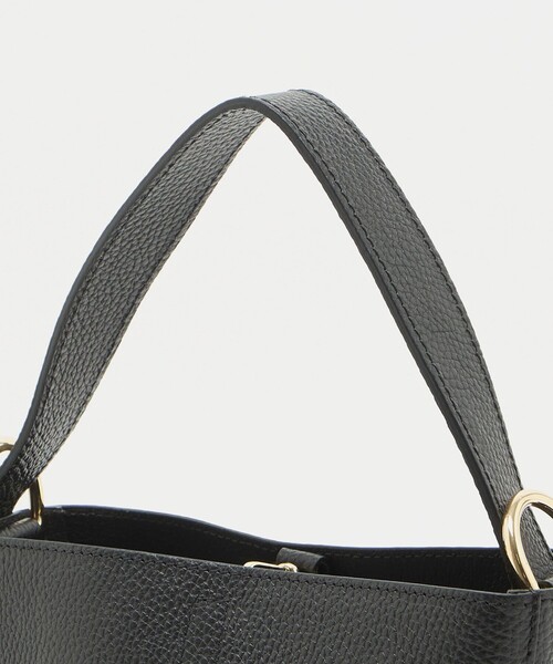 AULENTTI(オウレンティ)の「<AULENTTI>BucketBag withP(ショルダーバッグ・レディース・ブラック/ナチュラル・FREE)」の13枚目の写真
