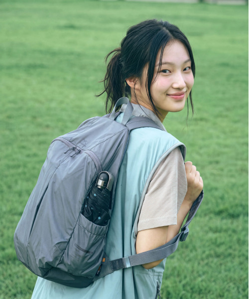 RAWROW（ロウロウ）の「コーデュラエアラウンドバックパック [3色]（バックパック/リュック・レディース・ブラック/グレー/ライム・FREE）」の13枚目の写真