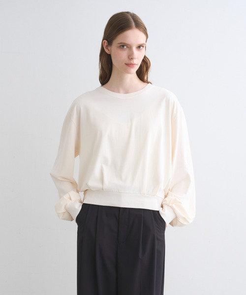 three dots(スリードッツ)の「スエードジャージー ボリュームトップス(Tシャツ/カットソー・レディース・アイボリー/ブラック・SMALL)」の1枚目の写真