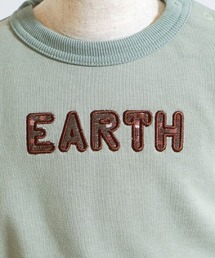 NAOMI ITO（ナオミイトウ）の「【NAOMI ITO(ナオミイトウ)】EARTH刺繍トップス カーキ 80・90・100cm（スウェット）」