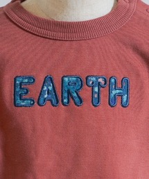 NAOMI ITO（ナオミイトウ）の「【NAOMI ITO(ナオミイトウ)】EARTH刺繍トップス カーキ 80・90・100cm（スウェット）」
