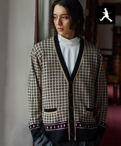 TAKEO KIKUCHI(タケオキクチ)の「【BOWLER HAT LABEL】ジオメトリック柄カーディガン(カーディガン/ボレロ・メンズ・ブラック系4・04/03/02)」の2枚目の写真