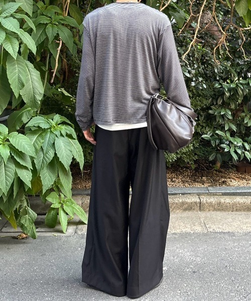 Chikashitsu +（チカシツプラス）の「【Chikashitsu +】border layered henley neck t-shirt / 【チカシツプラス】ボーダーレイヤードヘンリーネック長袖Tシャツ＜着用動画あり＞（Tシャツ/カットソー・メンズ・ブラウン/ブラック/グレー・ONE SIZE）」の13枚目の写真