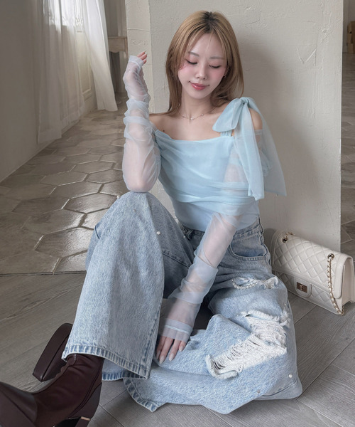 ROYAL PARTY(ロイヤルパーティー)の「ショルダーリボンチュールトップス(Tシャツ/カットソー・レディース・ブラック/オフホワイト/ブルー・FREE)」の1枚目の写真