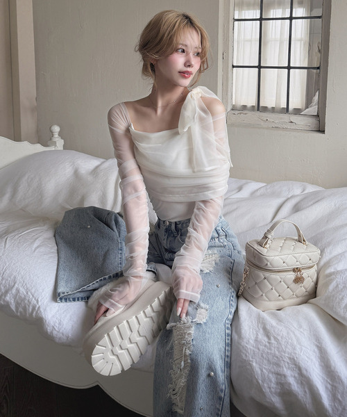 ROYAL PARTY(ロイヤルパーティー)の「ショルダーリボンチュールトップス(Tシャツ/カットソー・レディース・ブラック/オフホワイト/ブルー・FREE)」の13枚目の写真