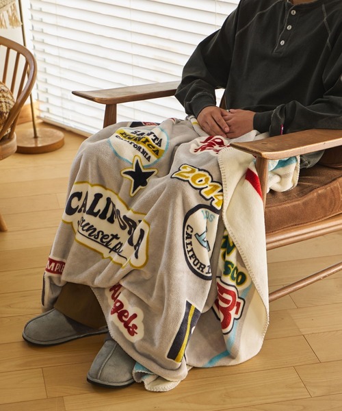 BAYFLOW(ベイフロー)の「BFフリースブランケットM 26AW 100×160(ブランケット・レディース・ネイビー/ブルー/スモーク/アイボリー/ベージュ/チャコール・0)」の6枚目の写真