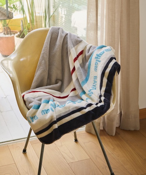 BAYFLOW(ベイフロー)の「BFフリースブランケットM 26AW 100×160(ブランケット・レディース・ネイビー/ブルー/スモーク/アイボリー/ベージュ/チャコール・0)」の8枚目の写真