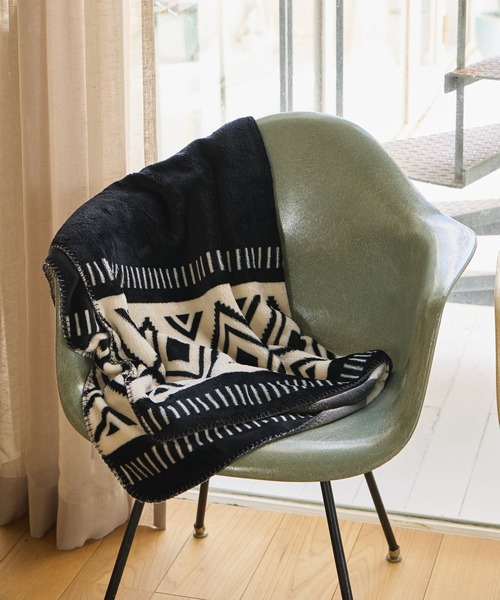 BAYFLOW(ベイフロー)の「BFフリースブランケットM 26AW 100×160(ブランケット・レディース・ネイビー/ブルー/スモーク/アイボリー/ベージュ/チャコール・0)」の9枚目の写真