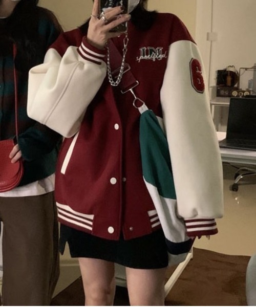 &soiree(アンドソワレ)の「カレッジロゴワッペン配色スタジャン(スタジャン・レディース・ブラウン/レッド・X-LARGE/MEDIUM/LARGE)」の7枚目の写真