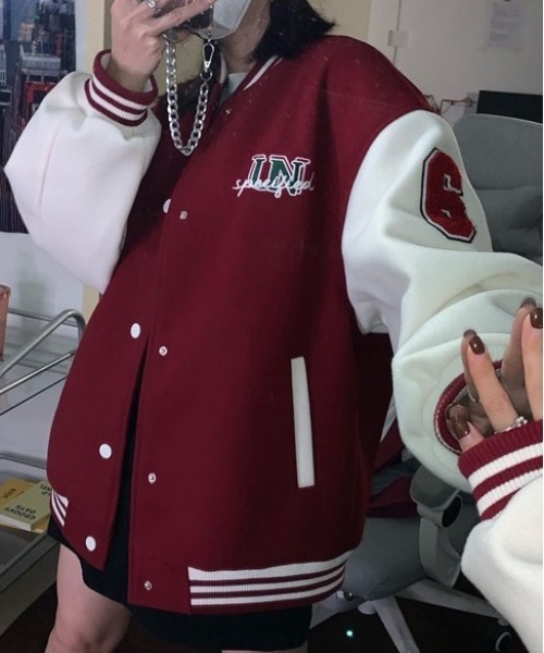 &soiree(アンドソワレ)の「カレッジロゴワッペン配色スタジャン(スタジャン・レディース・ブラウン/レッド・X-LARGE/MEDIUM/LARGE)」の8枚目の写真