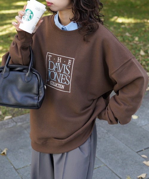 Chillfar（チルファー）の「刺繍アソートデザインスウェット（スウェット・レディース・ネイビー系1/ネイビー系/ボルドー/グレー系/ブラック系/ブラック/ネイビー/アイボリー系/ブラック系1/ブルー/ブルー系1/ブラウン系1/ブラウン/ワイン系/ブルー系/ブラウン系/バーガンディー/オートミール/杢グレー・FREE）」の8枚目の写真