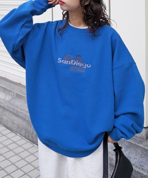 Chillfar（チルファー）の「刺繍アソートデザインスウェット（スウェット・レディース・ネイビー系1/ネイビー系/ボルドー/グレー系/ブラック系/ブラック/ネイビー/アイボリー系/ブラック系1/ブルー/ブルー系1/ブラウン系1/ブラウン/ワイン系/ブルー系/ブラウン系/バーガンディー/オートミール/杢グレー・FREE）」の15枚目の写真