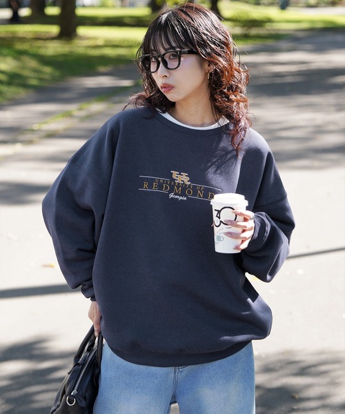Chillfar（チルファー）の「刺繍アソートデザインスウェット（スウェット・レディース・ネイビー系1/ネイビー系/ボルドー/グレー系/ブラック系/ブラック/ネイビー/アイボリー系/ブラック系1/ブルー/ブルー系1/ブラウン系1/ブラウン/ワイン系/ブルー系/ブラウン系/バーガンディー/オートミール/杢グレー・FREE）」の11枚目の写真