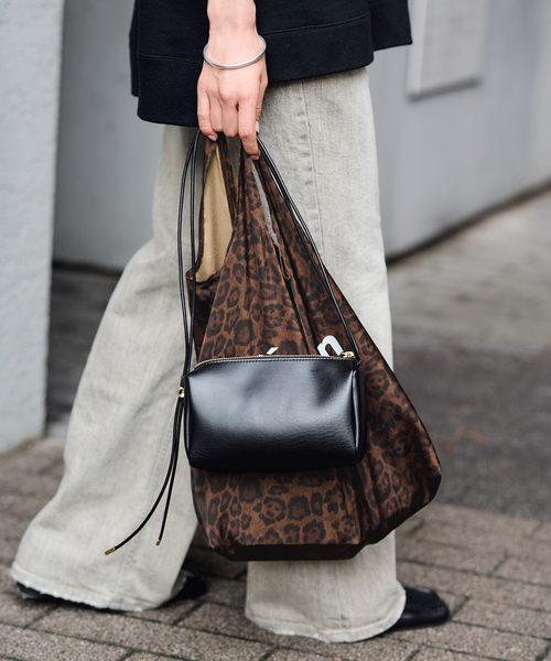 FRAMeWORK(フレームワーク)の「SKIN/スキン MINI BAG レオパードパッカブルTOTE付き(ショルダーバッグ・レディース・ブラック/ブラウン・FREE)」の4枚目の写真