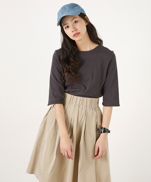 MOUSSY（マウジー）の「HALF ROUND SLEEVE TOPS（Tシャツ/カットソー・レディース・ピンク/ライトグレー/グリーン/ホワイト/ライトブラック・FREE）」の3枚目の写真