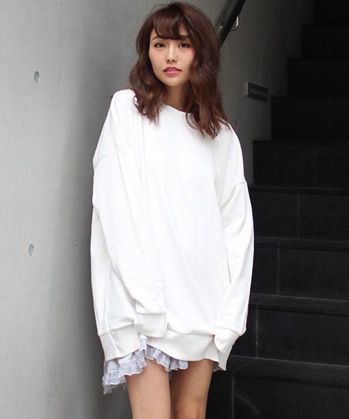 MICOAMERI(ミコアメリ)の「ビッグシルエットバックチュールスウェットシャツ(Tシャツ/カットソー・レディース・ホワイト/ブラック/グレー・FREE)」の1枚目の写真