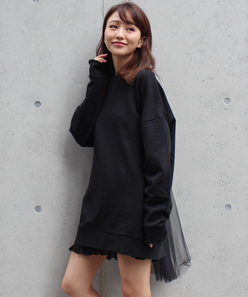 MICOAMERI(ミコアメリ)の「ビッグシルエットバックチュールスウェットシャツ(Tシャツ/カットソー・レディース・ホワイト/ブラック/グレー・FREE)」の2枚目の写真