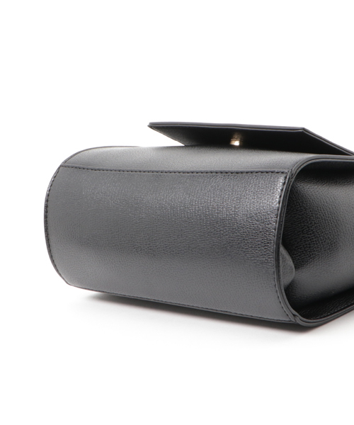 VENCEEXCHANGE（ヴァンスエクスチェンジ）の「台形カブセショルダーバッグ      （ショルダーバッグ・レディース・ワインレッド/ライトブラウン/ブラック・FREE）」の7枚目の写真