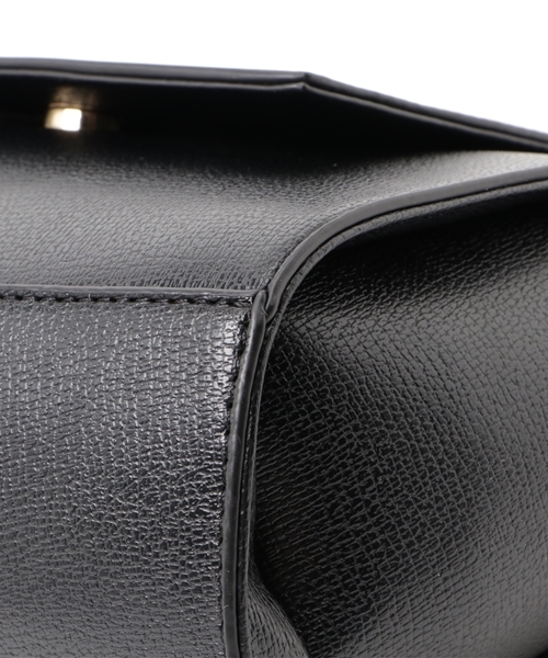 VENCEEXCHANGE（ヴァンスエクスチェンジ）の「台形カブセショルダーバッグ      （ショルダーバッグ・レディース・ワインレッド/ライトブラウン/ブラック・FREE）」の4枚目の写真