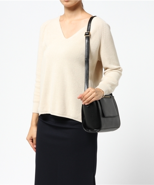 VENCEEXCHANGE（ヴァンスエクスチェンジ）の「台形カブセショルダーバッグ      （ショルダーバッグ・レディース・ワインレッド/ライトブラウン/ブラック・FREE）」の5枚目の写真