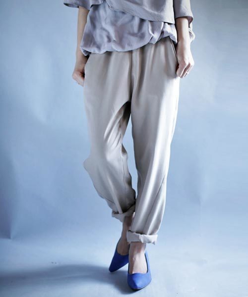 antiqua(アンティカ)の「シンプルデザインパンツ(その他パンツ・レディース・ブラック/カーキ/ベージュ/グレー・M)」の3枚目の写真