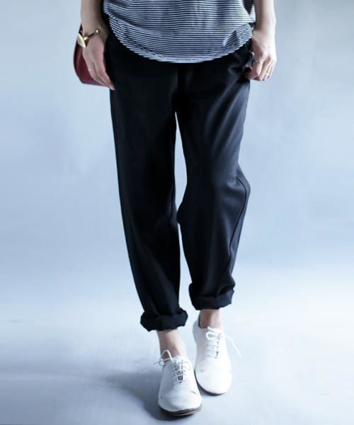 antiqua(アンティカ)の「シンプルデザインパンツ(その他パンツ・レディース・ブラック/カーキ/ベージュ/グレー・M)」の2枚目の写真