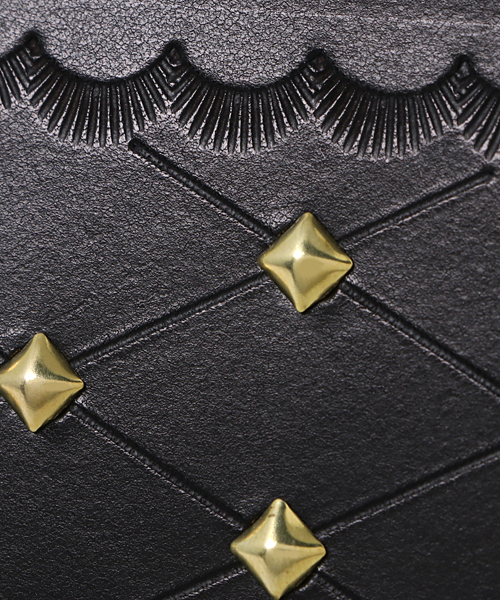CALEE（キャリー）の「STUDS LEATHER SMARTPHONE COVER
