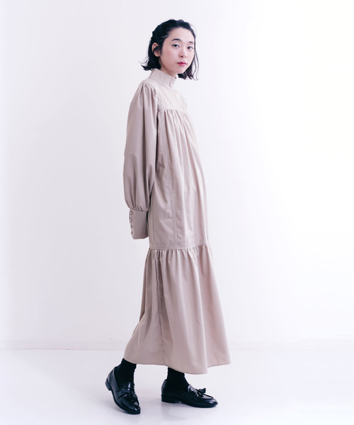 merlot plus（メルロープリュス）の「ボトルネックレーステープワンピース7273（ドレス・レディース・ブラック/ベージュ/グリーン・FREE）」の6枚目の写真