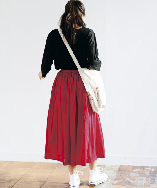 avecmoi（アヴェクモワ）の「ａｖｅｃｍｏｉ　ギャザースカート＜レッド＞（スカート・レディース・ピンク・SMALL/MEDIUM/LARGE/X-LARGE）」の5枚目の写真